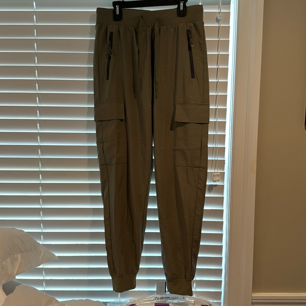 Green medium active pants